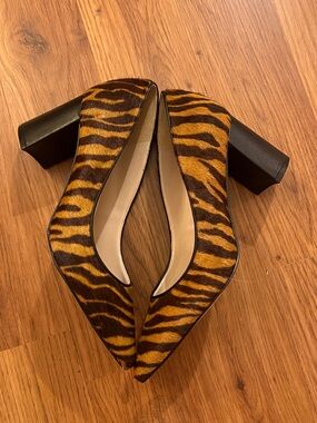 Marc Fisher Tiger Print Pony Hair Pointed Toe Block Heel Pumps Size 6.5